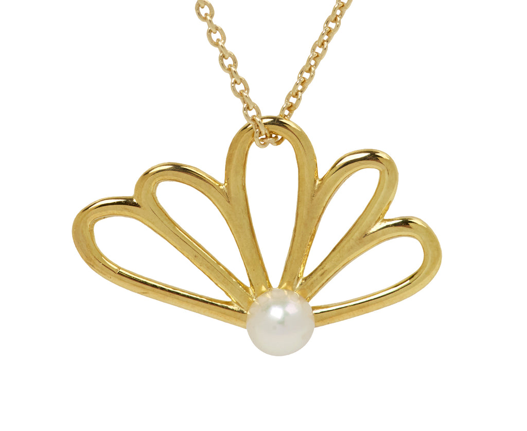 Aliita Pernula Pearl Pendant Necklace - Closeup