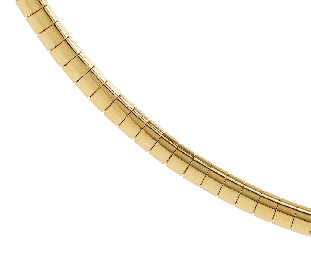 Foundrae 16" Small Sleek Collar Necklace Close Up