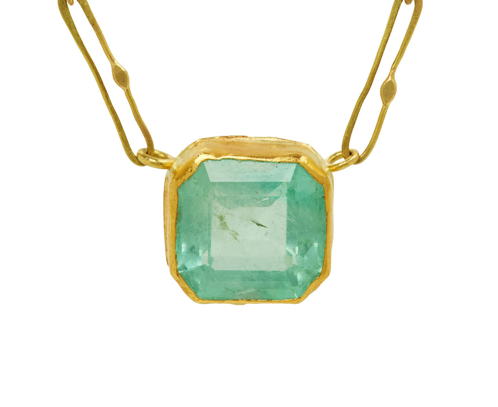 Light Colombian Emerald echo Necklace