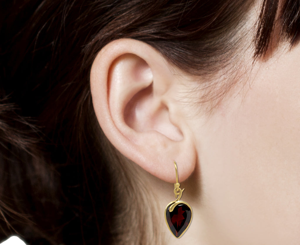 Kothari Elements Inverted Garnet Snake Earrings - Profile Closeup