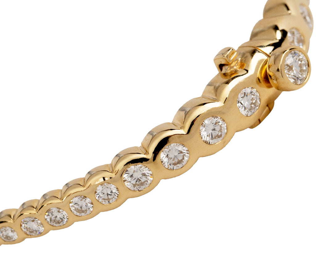Renna Diamond Bubble Bracelet Clasp Close Up