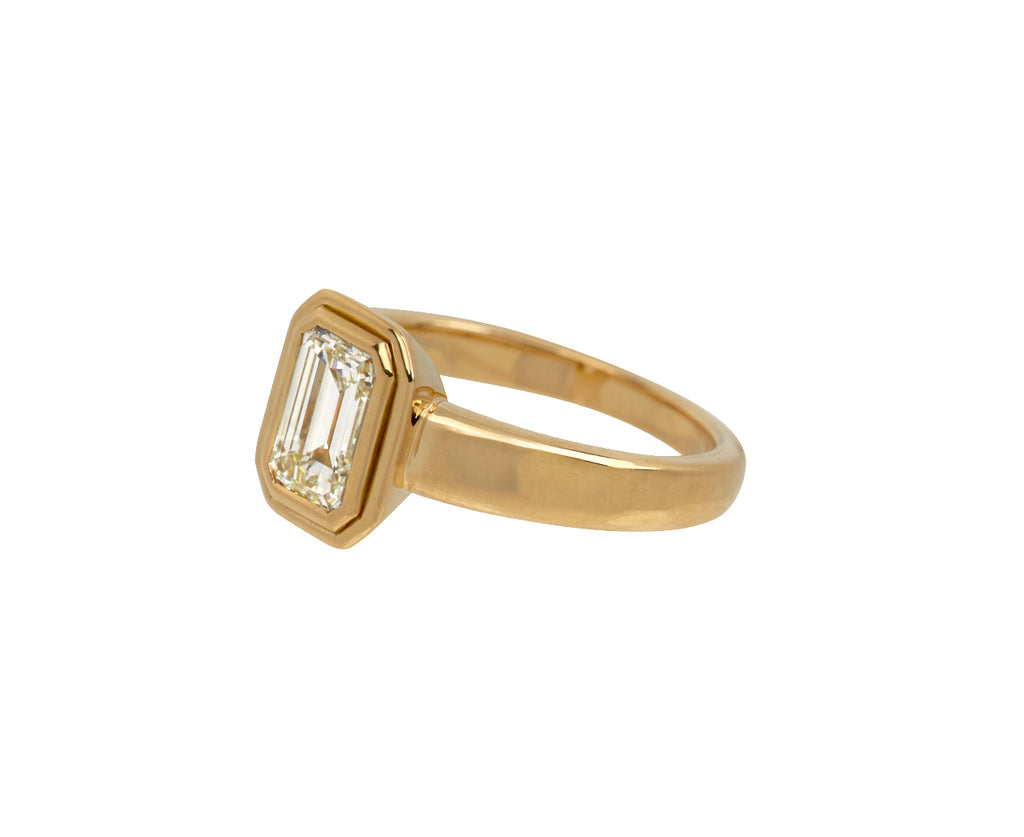 Emerald Cut Diamond Aria Solitaire