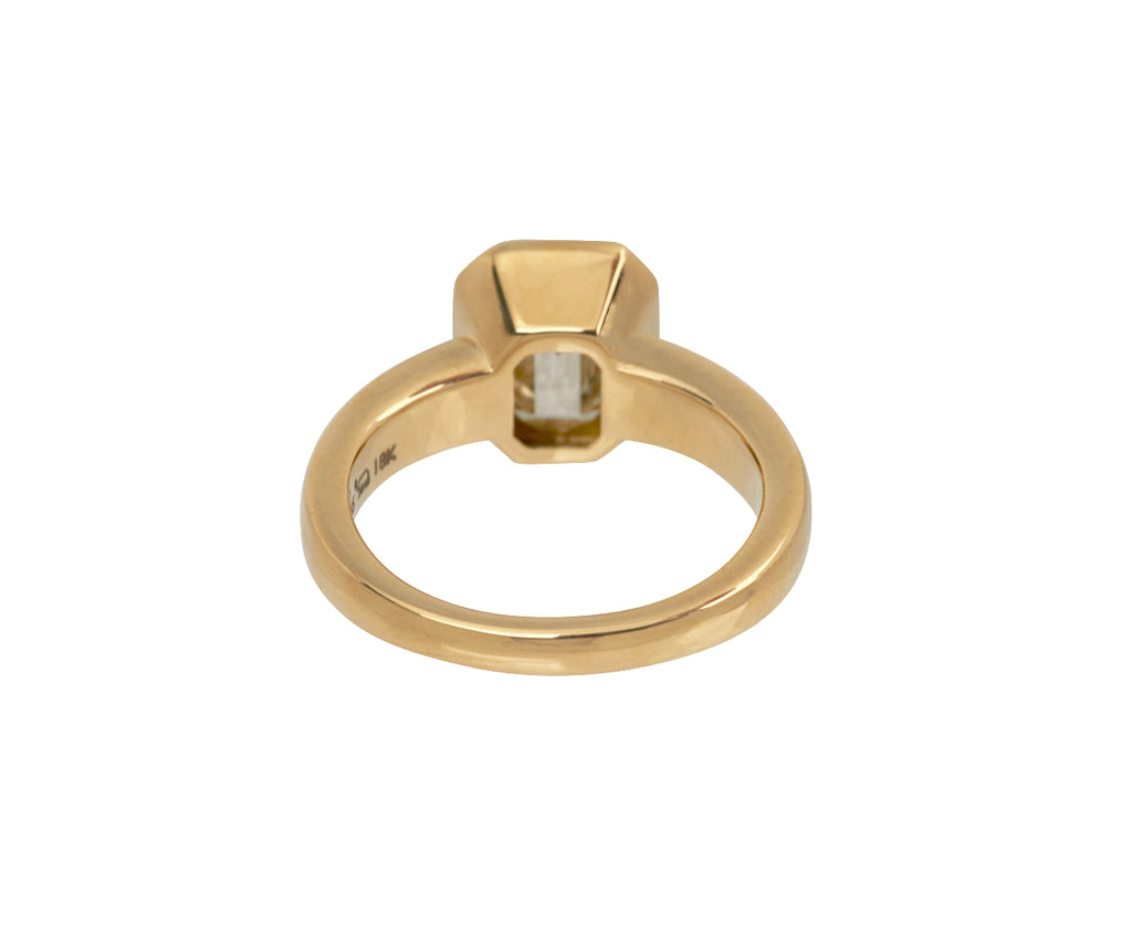 Emerald Cut Diamond Aria Solitaire