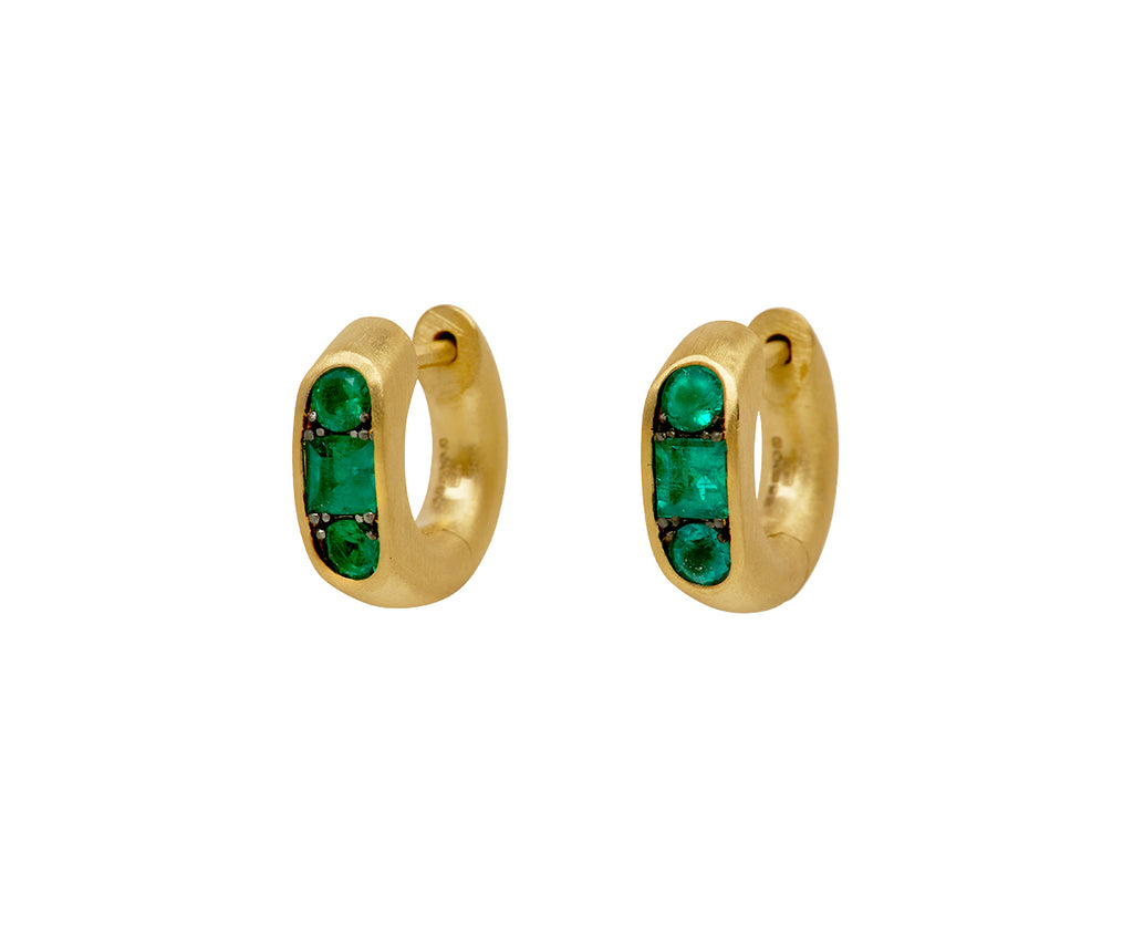 Small Emereald Keystone Huggie Earrings - TWISTonline
