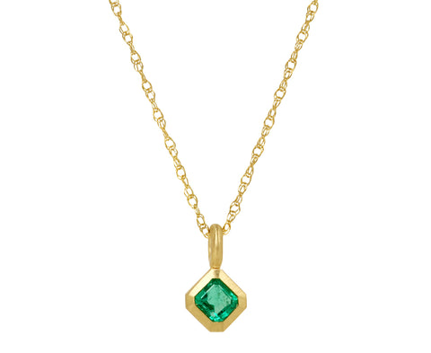 Elizabeth Street Vivid Green Emerald Pendant Necklace