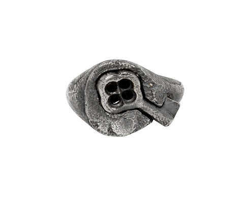 Tó Garal Key Frenzy Signet Ring