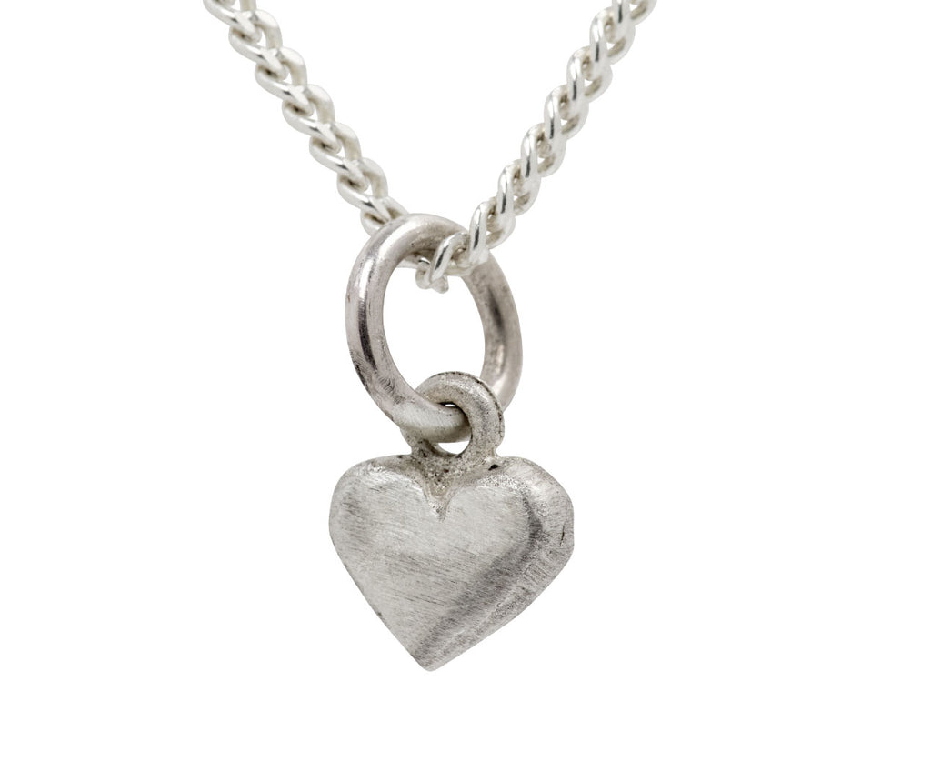 Tó Garal Small Heart Pendant Necklace - Closeup