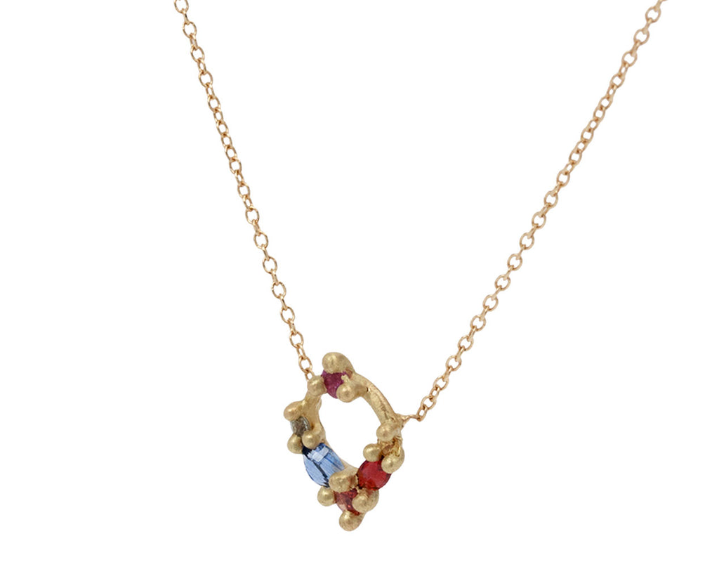 Rainbow Sapphire Des Gouttes de Roses Pendant Necklace