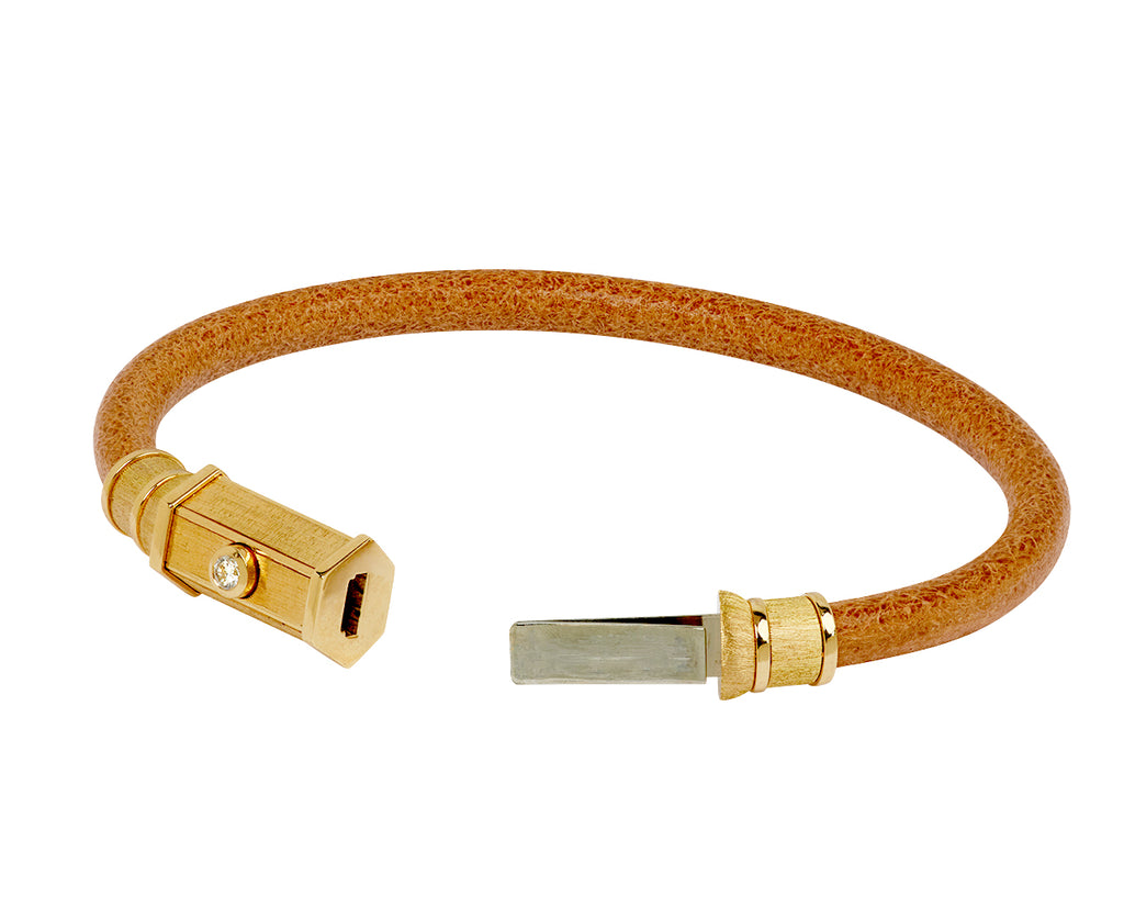 Marie Lichtenberg Small Lasso Locket Bracelet - closure open
