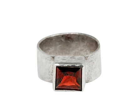 Disa Allsopp Garnet Ring