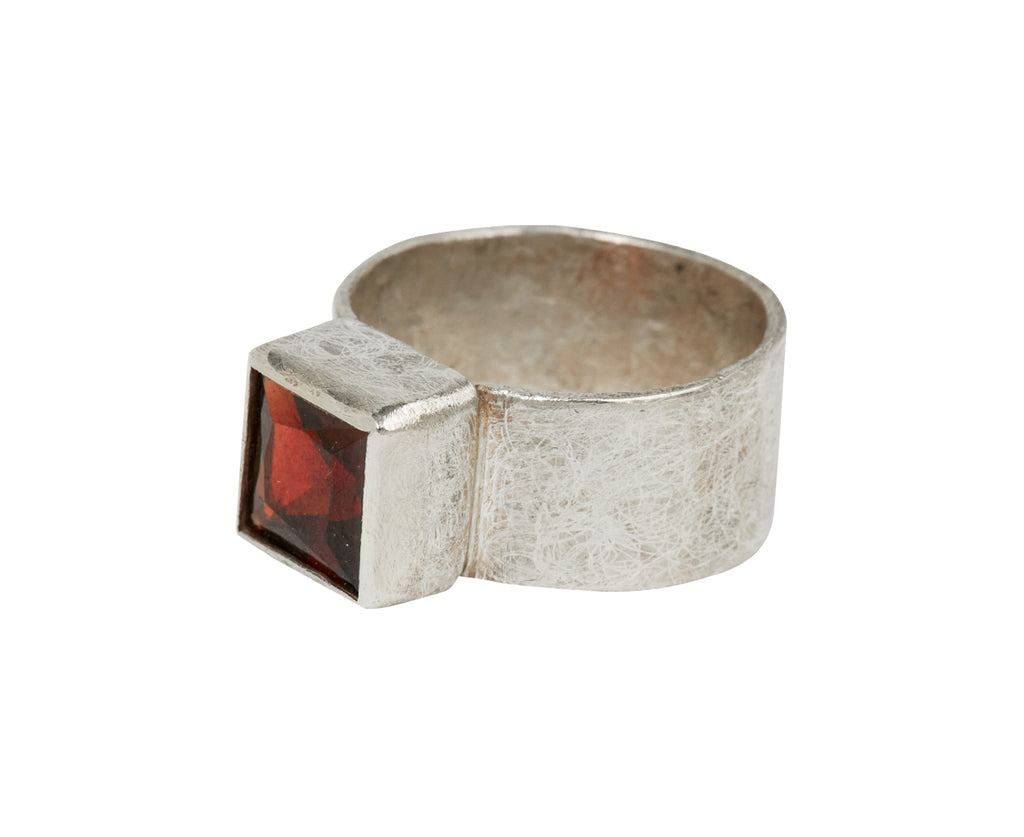 Disa Allsopp Garnet Ring - side