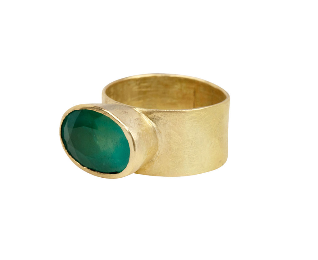 Emerald band shop ring gold