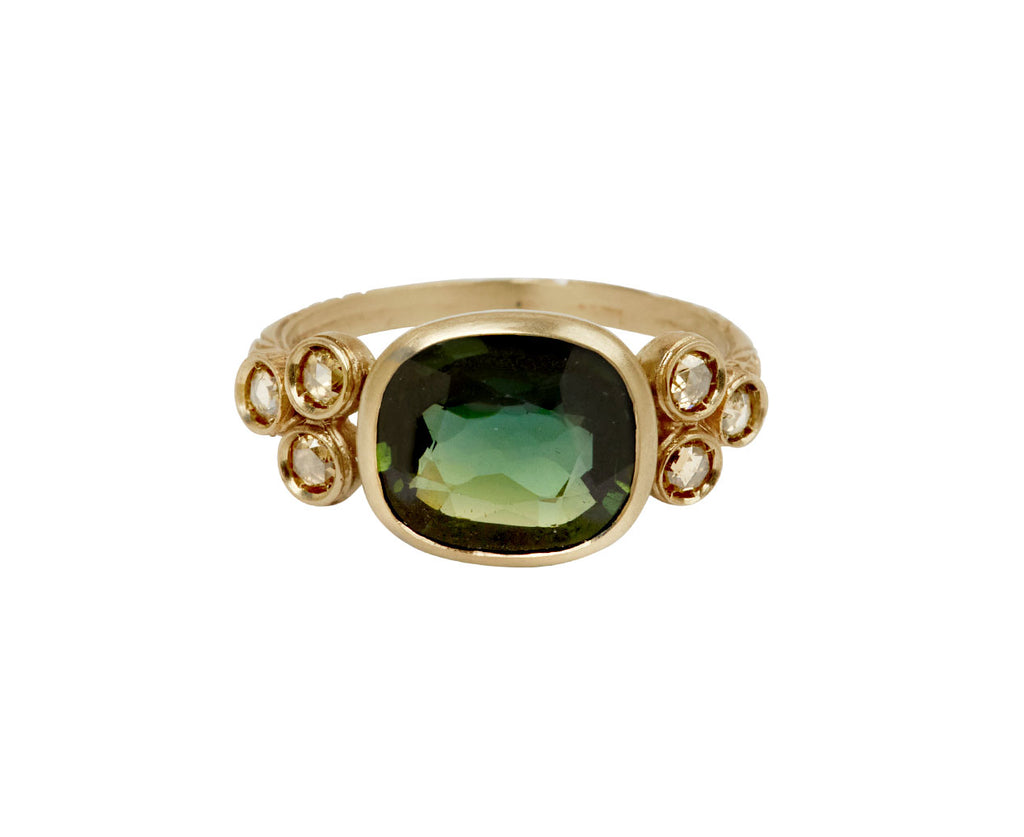 beautino ring wg 19k green corundum ct 3.30 champagne dmds ct .31 - TWISTonline 