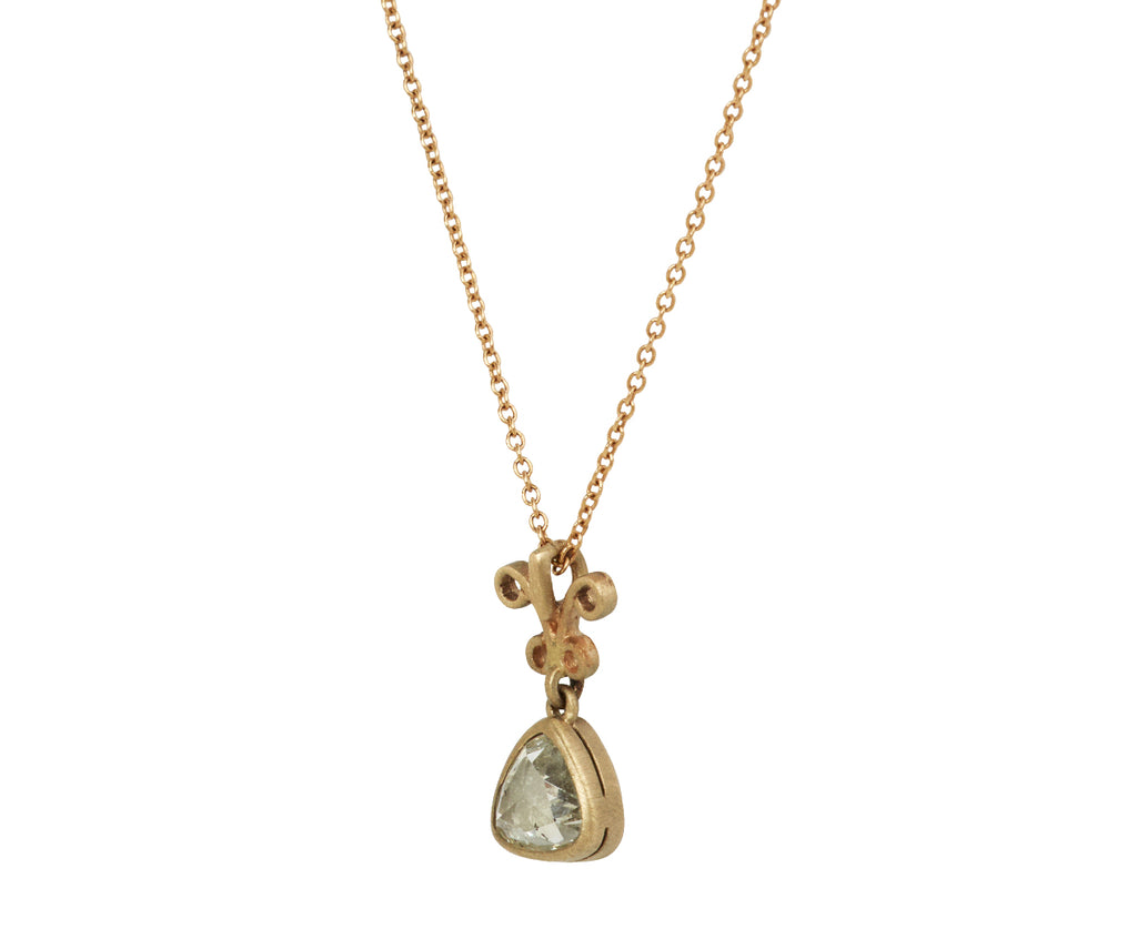 Gwyneth Renessaince Pendant Necklace - TWISTonline 