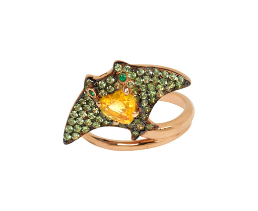 Baby Manta ray 18KPG CT 0.50 Green sapphires CT 0.78 Yellow sapphire CT 0.03 tsavorites - TWISTonline 