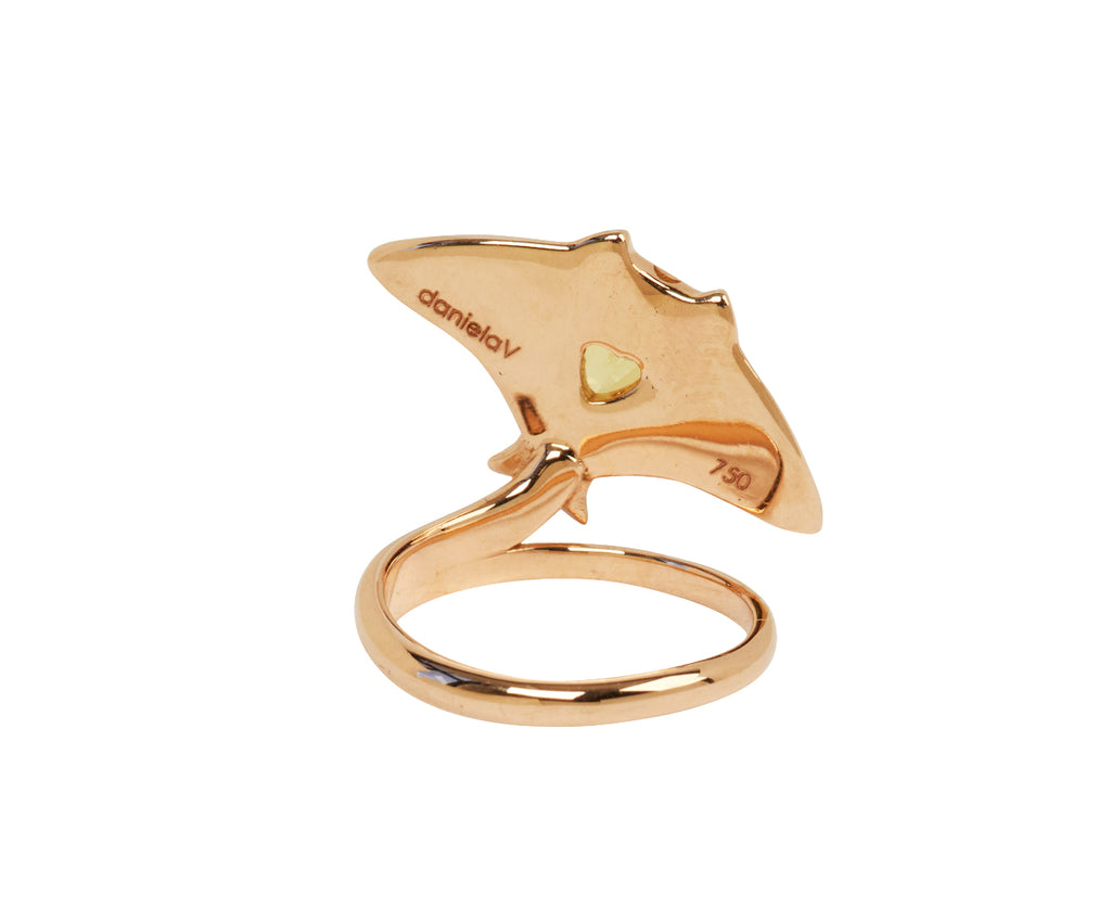 Baby Manta ray 18KPG CT 0.50 Green sapphires CT 0.78 Yellow sapphire CT 0.03 tsavorites - TWISTonline 