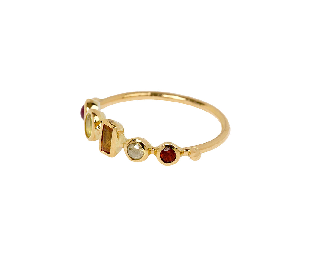 Dorette Multi Gem Bague Simple Ring - Angled View