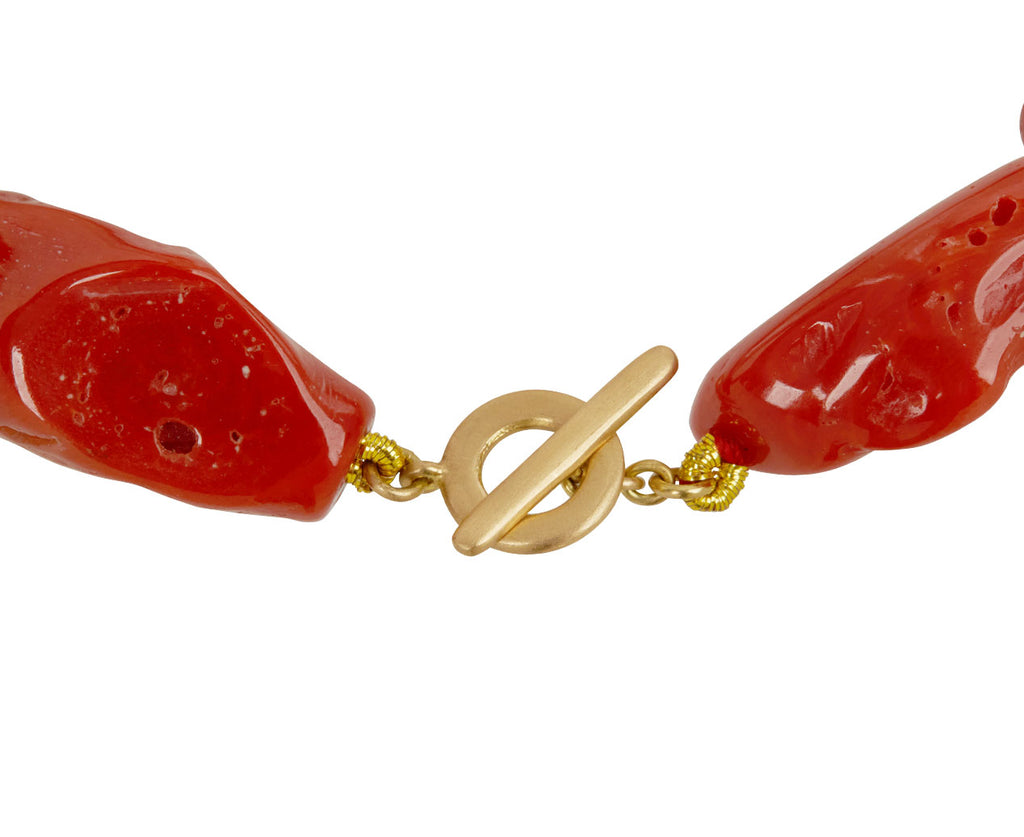 Elva Heirloom Coral Beaded Bracelet - closure