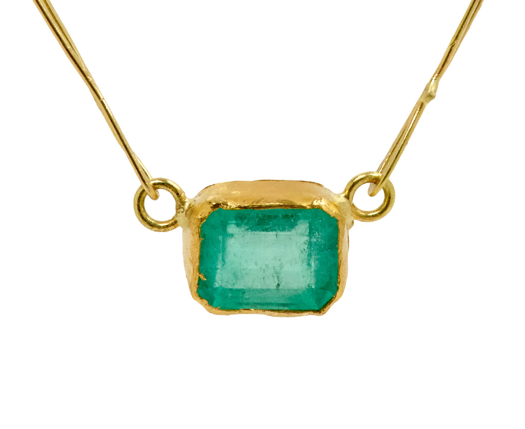 Judy Geib Colombian Emerald Echo Necklace - closeup