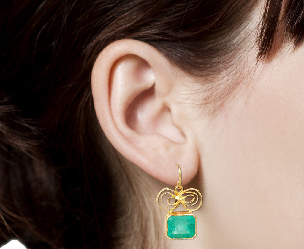 Bright Square Colombian Emerald Bow Top Earrings
