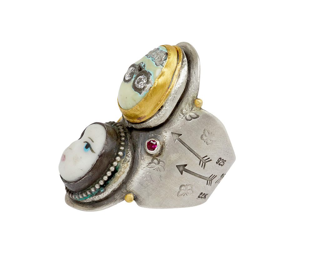 Melinda Risk Doll Skull Ring Side View