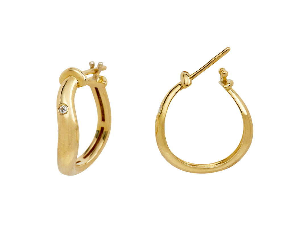L'Atelier Nawbar Boa Stackable Hoop Earrings - closure