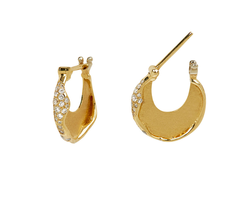 L'Atelier Nawbar Armour Molten Disc Hoop Earrings - closure
