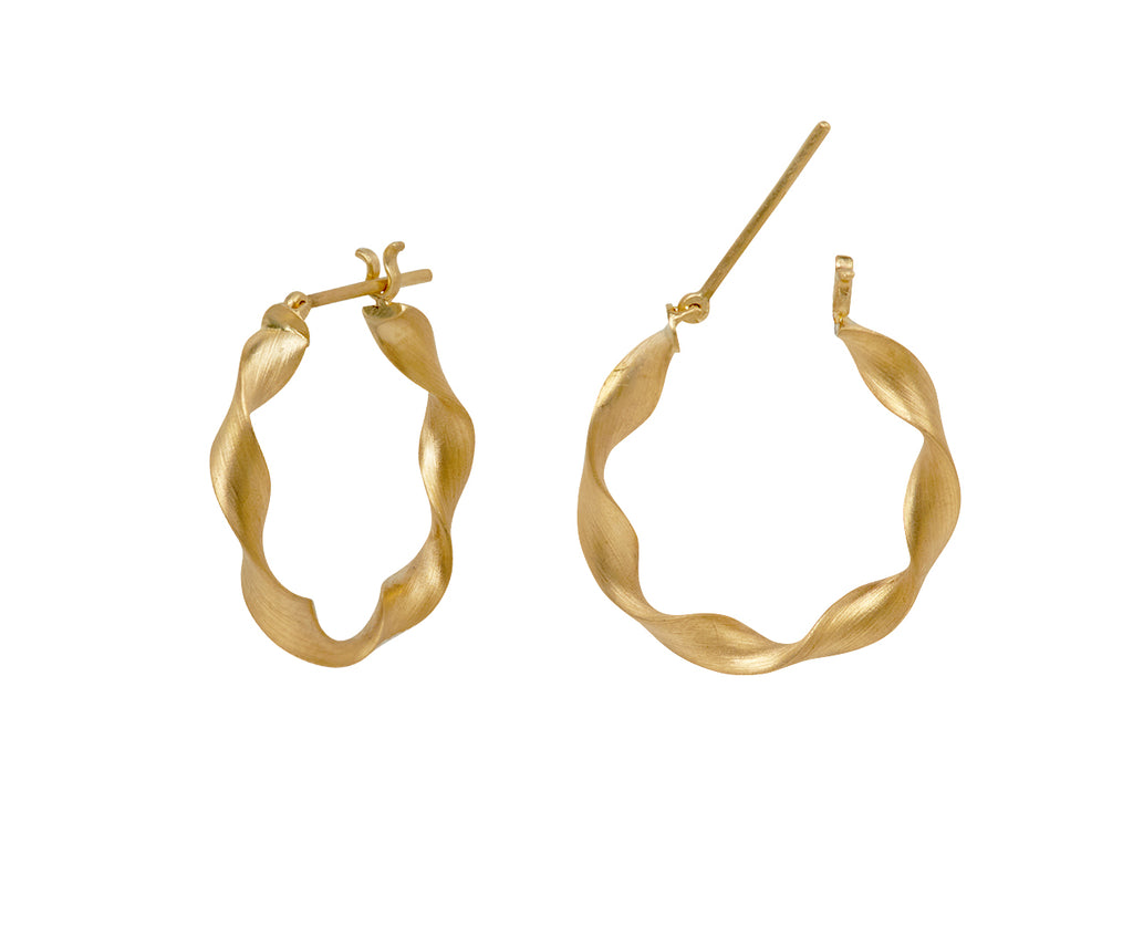 Nikolle Radi Scroll Hoop Earrings - closure