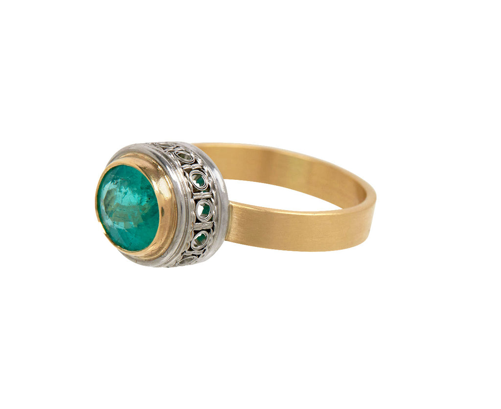 Oval Colombian Emerald Ring
