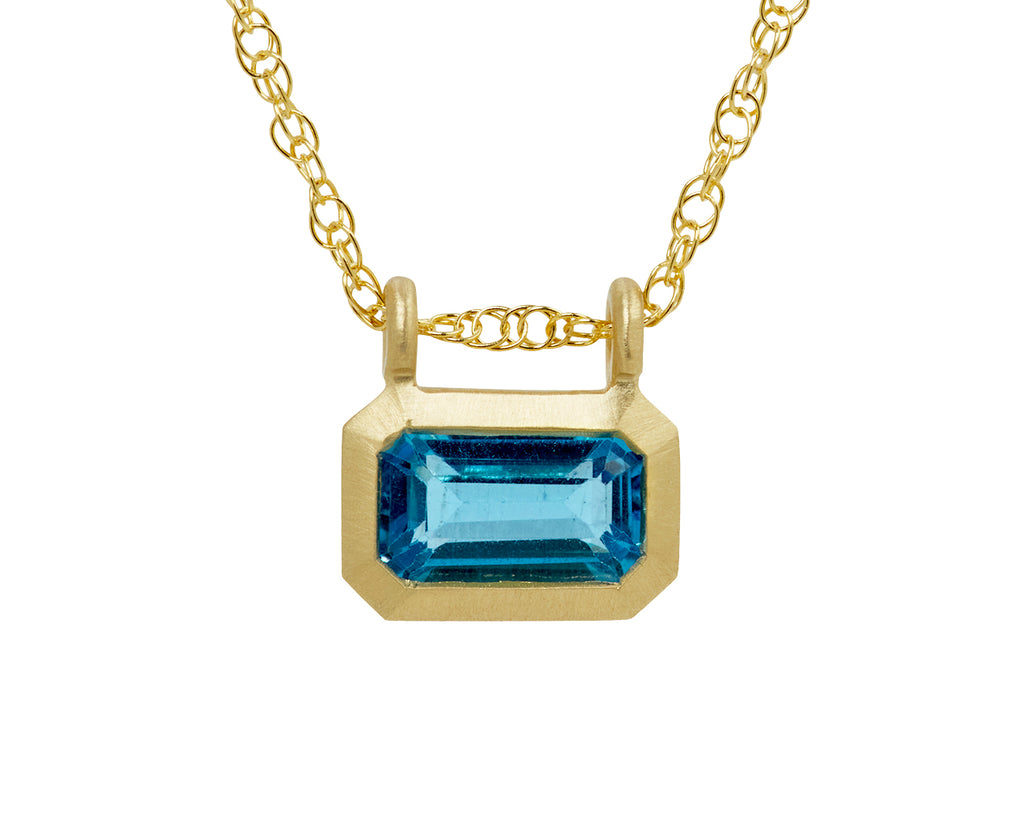Elizabeth Street Blue Topaz Pendant Necklace - Closeup