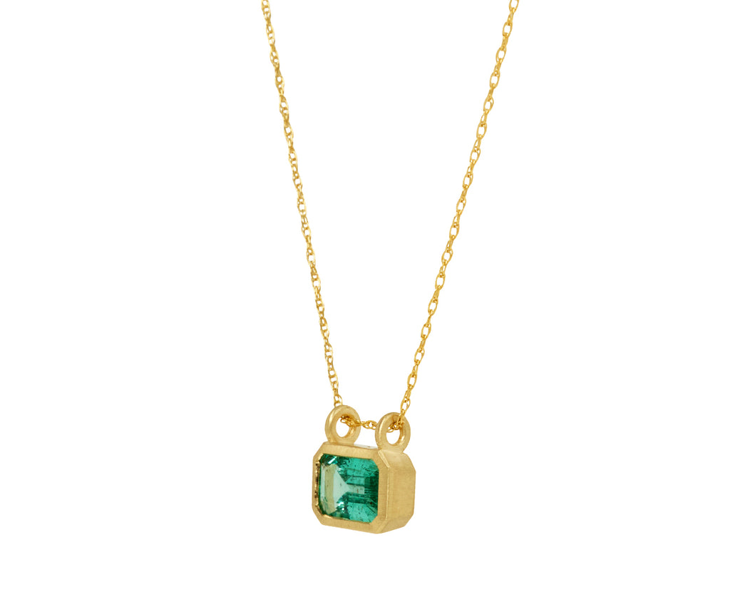 Elizabeth Street Emerald East/West Pendant Necklace Side View