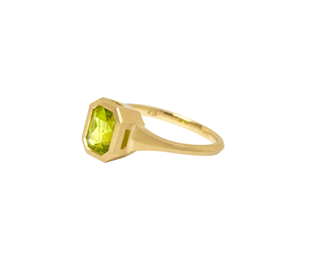 Elizabeth Street Radiant Cut Peridot Signet Ring - Side View