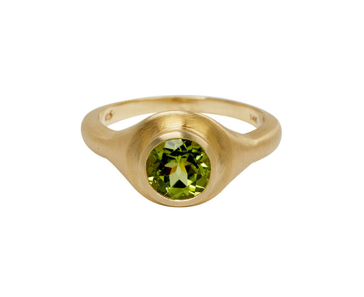 Elizabeth Street Peridot Signet Ring