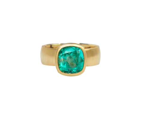 Elizabeth Street Colombian Emerald Ring