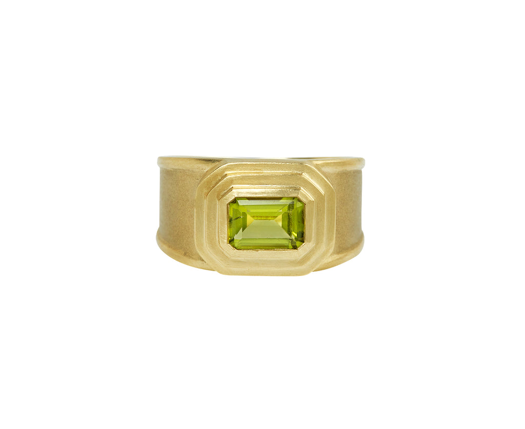 Elizabeth Street Peridot Maya Ring