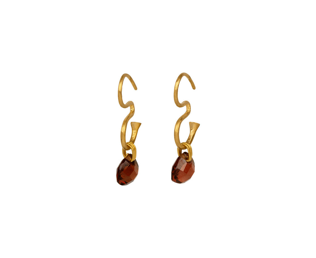9ct gold store garnet earrings