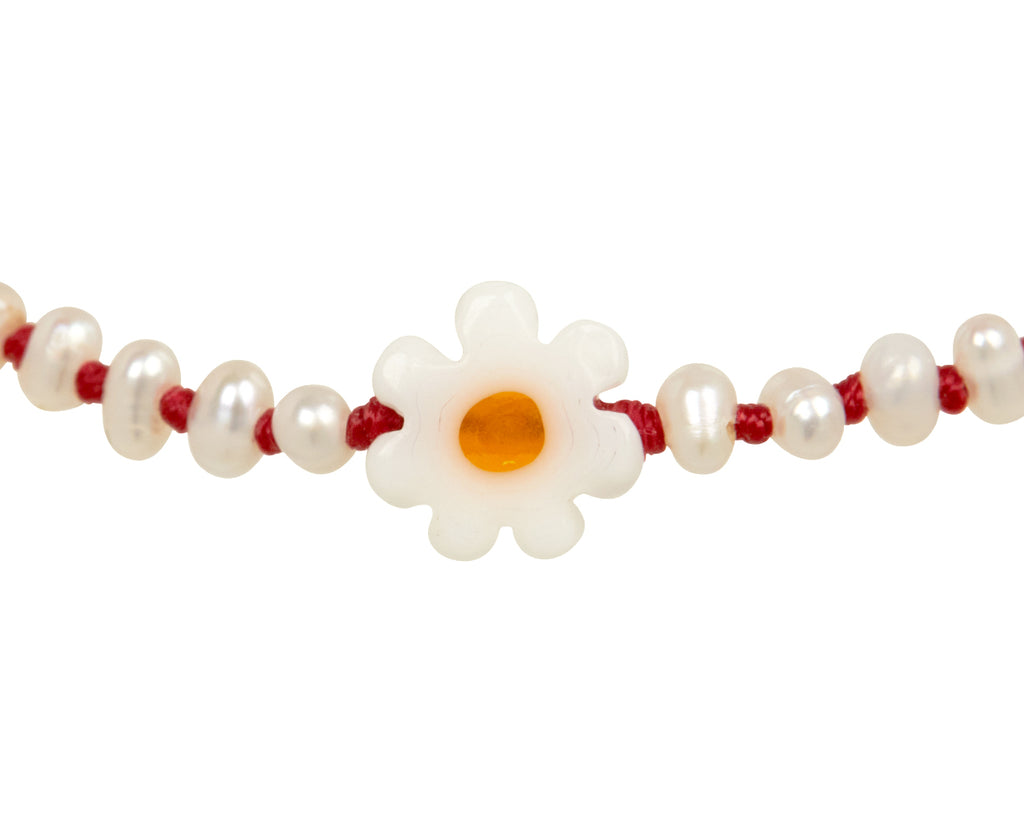 Tai White Flower and Pearl Beaded Bracelet - Closeup