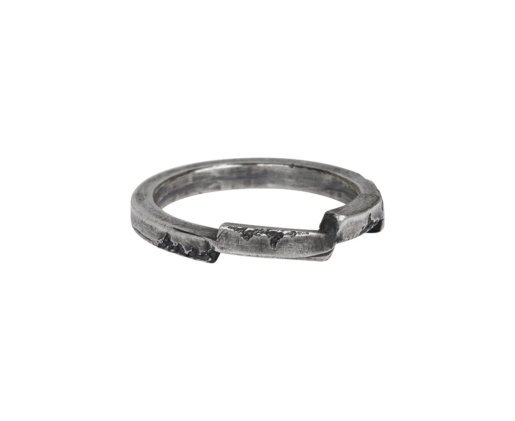Tó Garal Twisted Time (Night) Band Ring - side