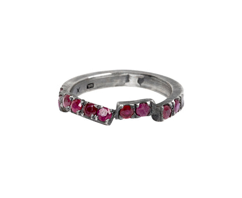 Tó Garal Veritas Rubra Band Ring