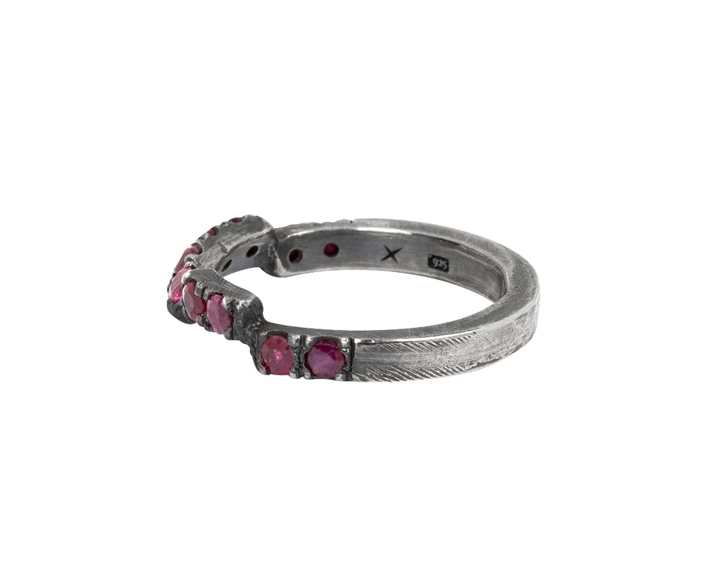 Tó Garal Veritas Rubra Band Ring - side