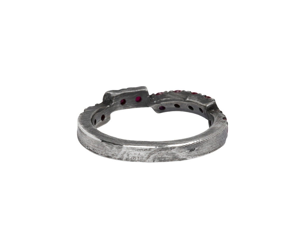 Tó Garal Veritas Rubra Band Ring - back