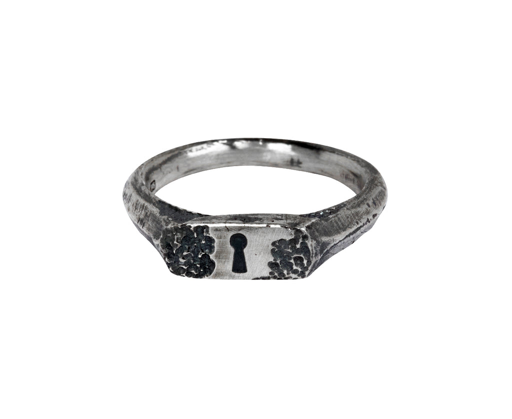 Tó Garal Fragment Key Hole Ring