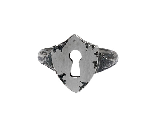 Tó Garal Enter Shield Signet Ring