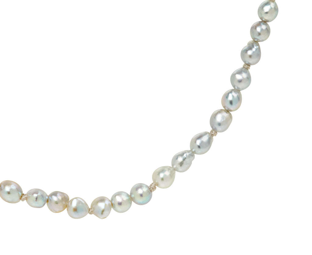 White/Space Silver Pearl Dario Gris Opera Necklace - Detail