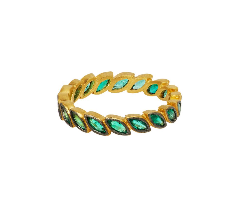 Brazilian Emerald Single Row Laurel Band - TWISTonline 