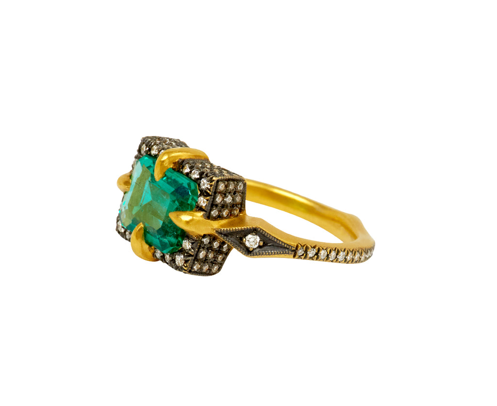 Zambian Emerald Venus Ring - TWISTonline 