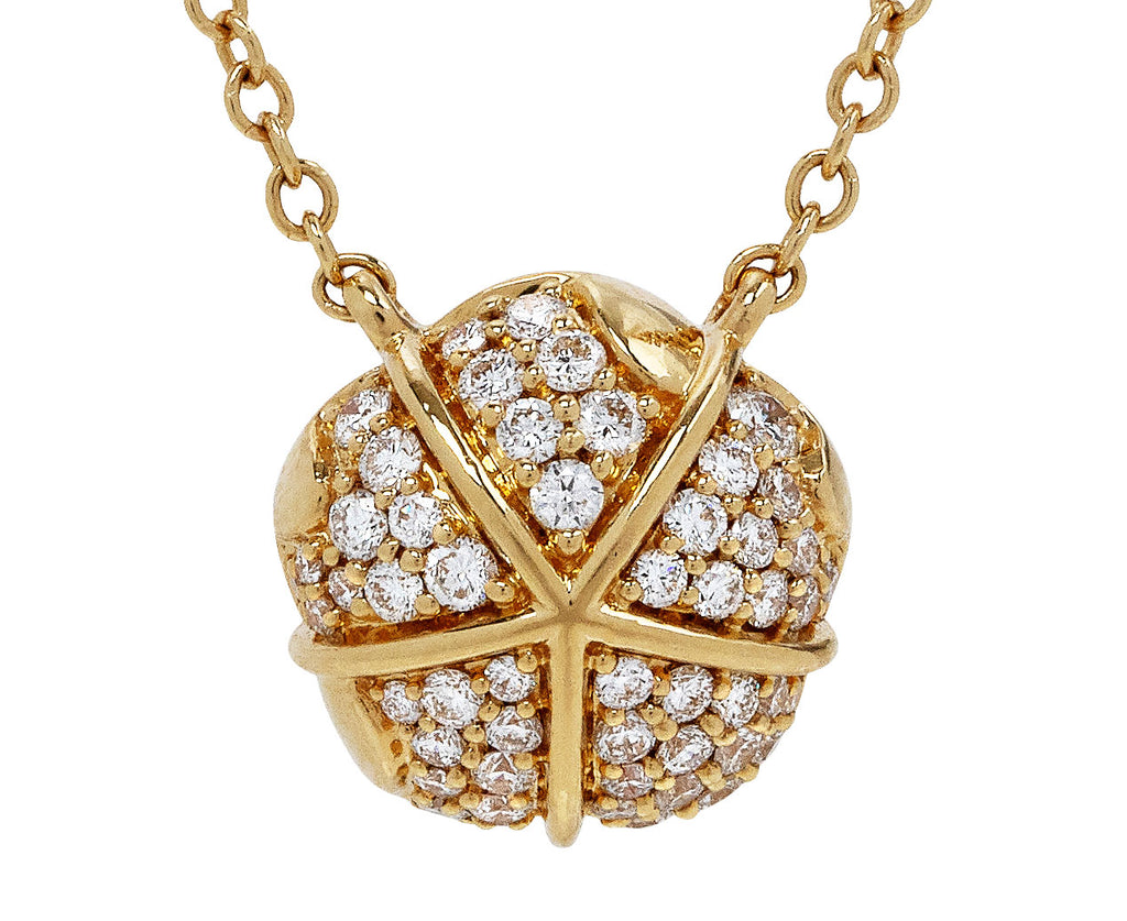 Almasika terra Nova Terra Nova Large Diamond Pendant Necklace Close Up