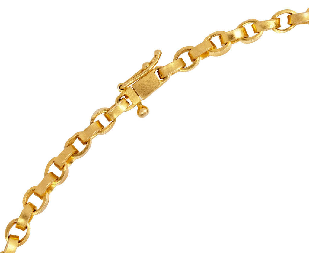 Darius Pear Shaped Diamond Signature Chain Necklace Clasp Close Up