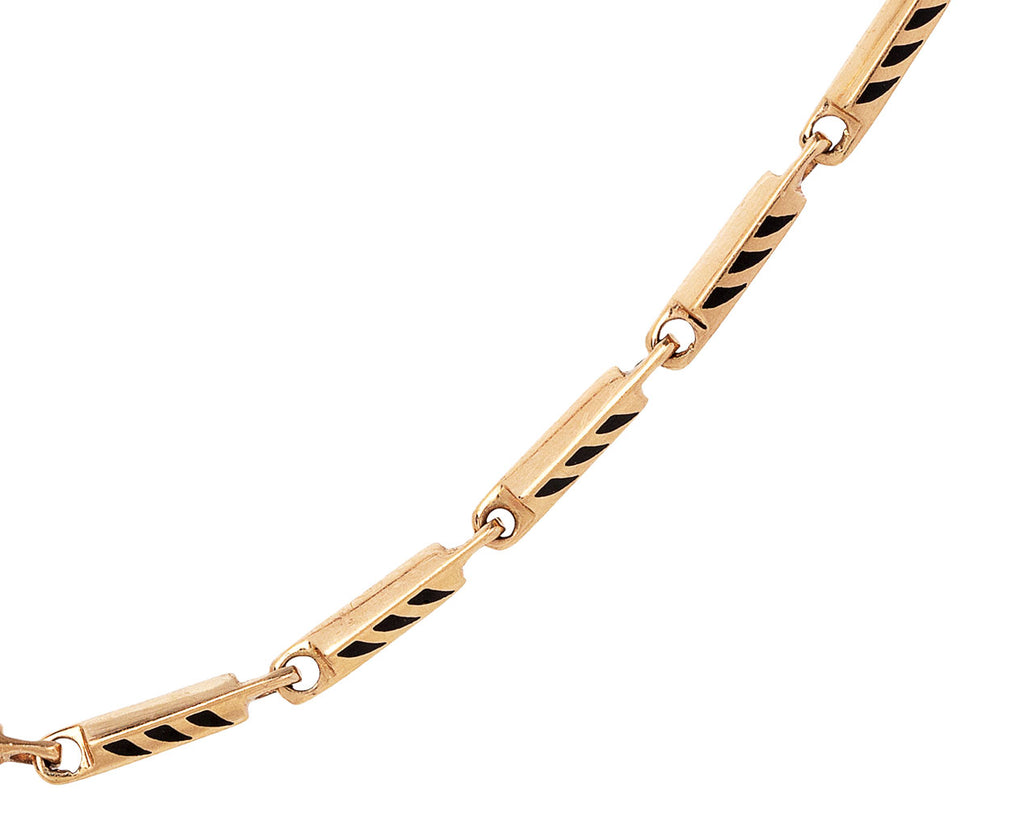 Dezso Deco Shark Fin Chain Necklace Close Up