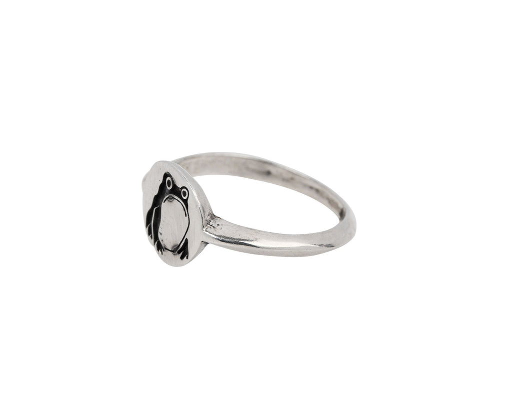 Digby & Iona Grumpy Frog Signet Ring Side View